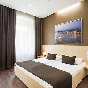 Promenade Hotel