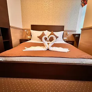 21 And *** Budapešť